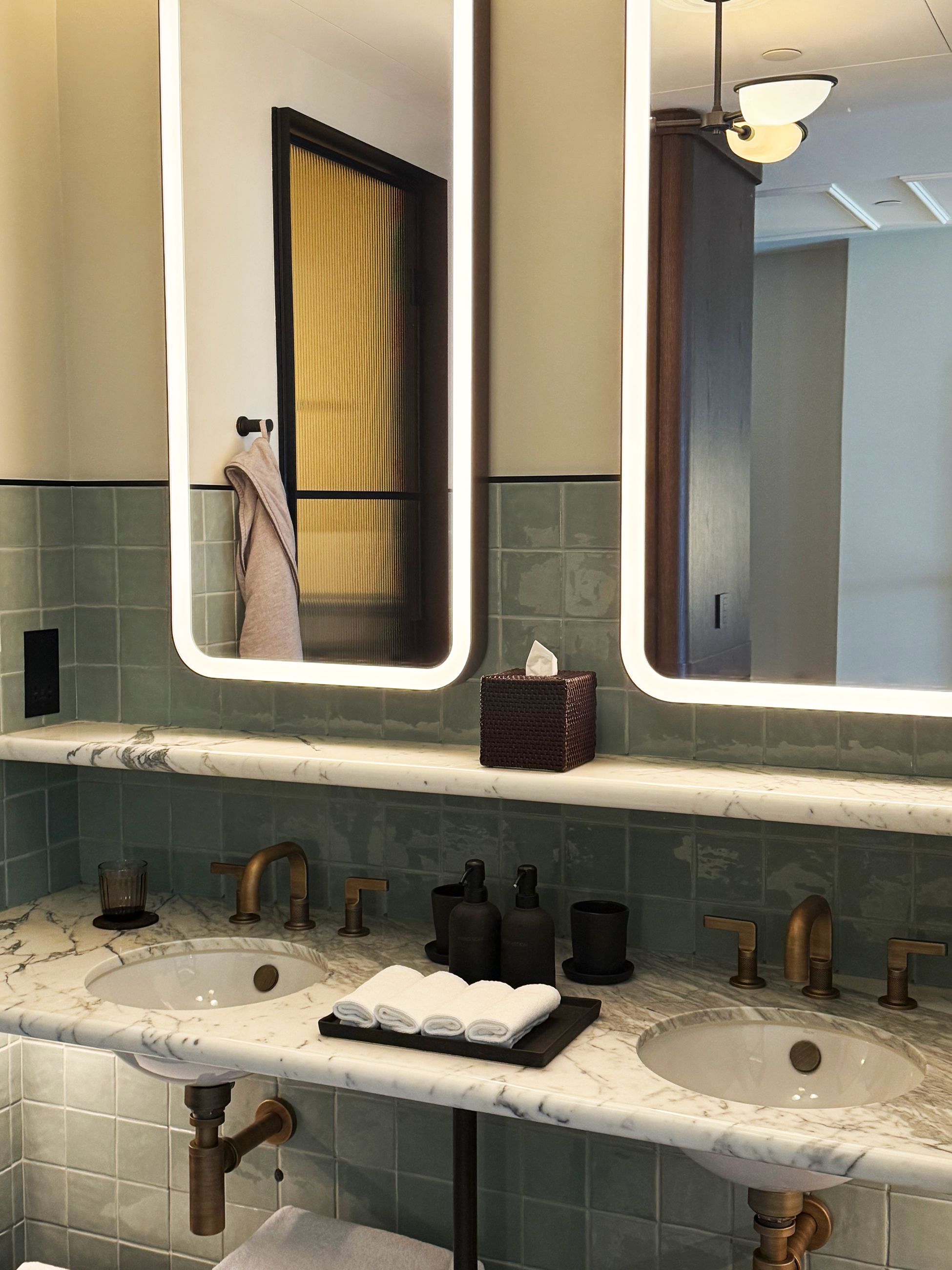 Deluxe Bedroom bathroom at Six Senses London