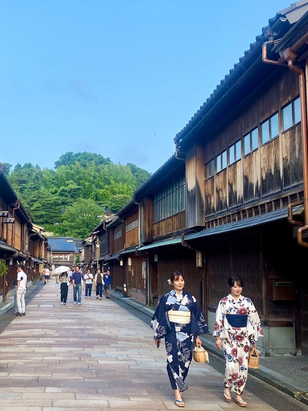 women in kimono