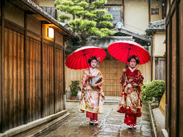 Geishas in kimono