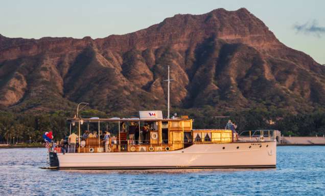 Vida Mia yacht in Oahu