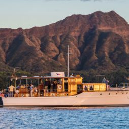 Vida Mia yacht in Oahu