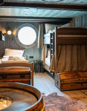 HX Expeditions 1896 Cabin