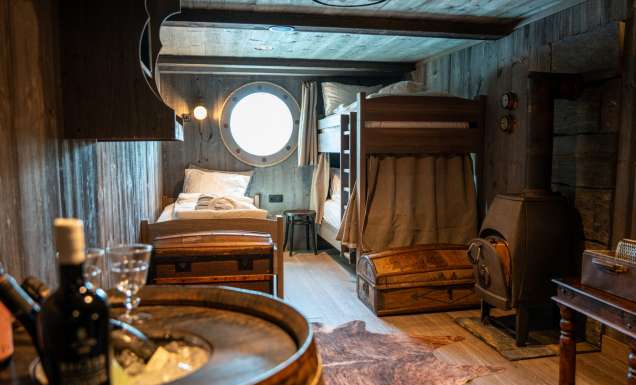 HX Expeditions 1896 Cabin