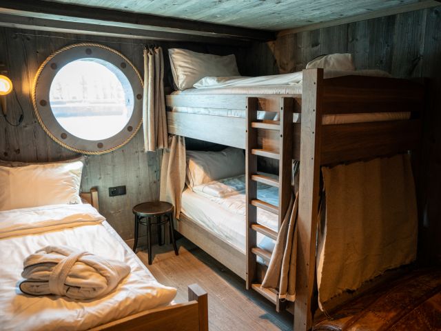 HX Expeditions 1896 Cabin