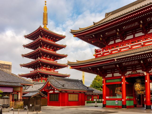 Hozomon gate and Pagoda of Senso-ji temple in Asakusa, Tokyo, Japan