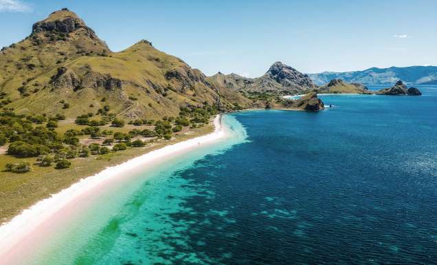 pink beach padar island labuan bajo
