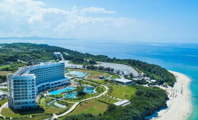 Aerial view of Hilton Okinawa Sesoko Resort, one of the destinations when you visit 3 of the best island-hopping destinations in Okinawa.
