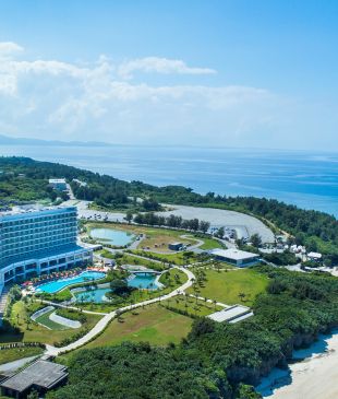 <p><i>3 of the best island-hopping destinations</i> in <strong>Okinawa</strong></p>
