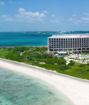 <p><i>3 of the best island-hopping destinations</i> in <strong>Okinawa</strong></p>