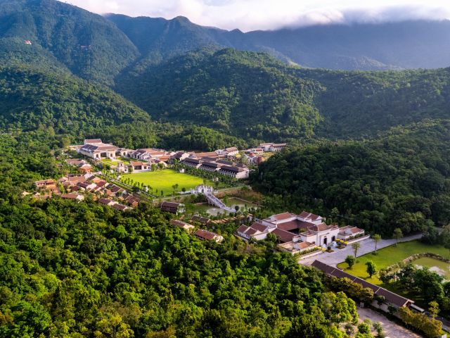 Yen Tu hotel