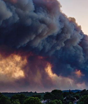 <p><strong>Europe</strong> <strong>wildfires</strong>: what <em>travellers</em> to France and Spain <em>need to know</em> right now</p>
