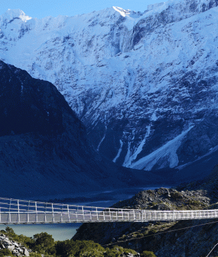 <p><strong>New Zealand’s</strong> <i>longest suspension bridge</i> opens at <strong>Aoraki/Mount Cook</strong></p>