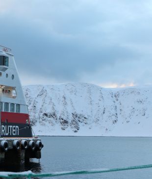 <p>Inside the <i>luxury cruise chasing the northern lights</i> in <strong>Norway</strong></p>