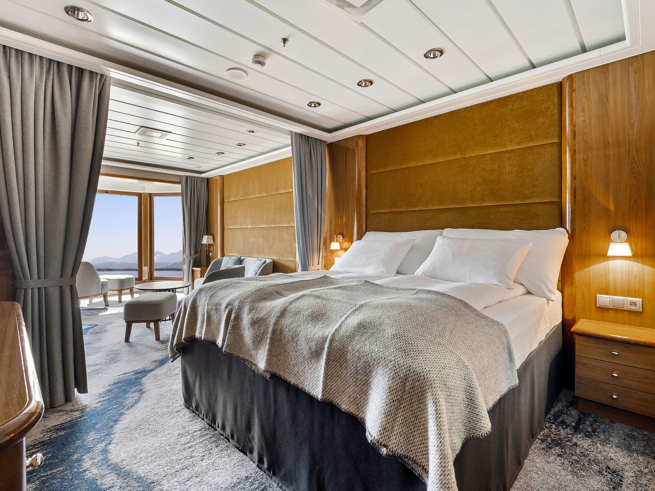 MS Trollfjord review, Hurtigruten