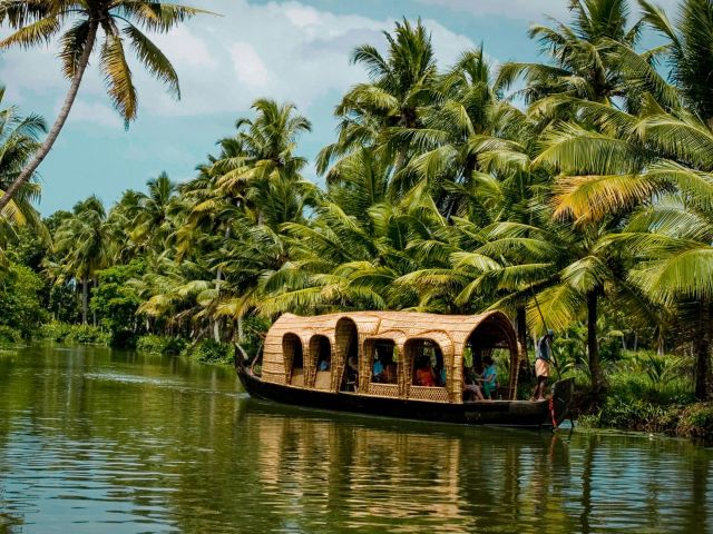 traditional boat in kerala back waters sri lanka
