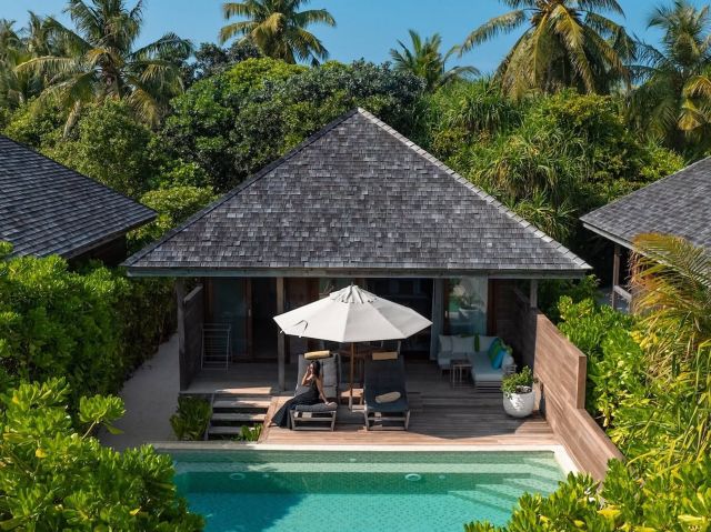Hurawalhi Island Resort beach pool villa