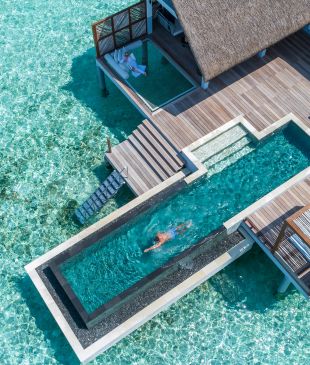 <p>Best <em>honeymoon and couples resorts</em> in the <strong>Maldives</strong></p>
