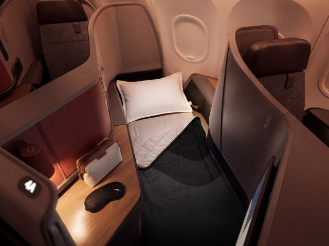 New qantas business class suite lie-flat bed