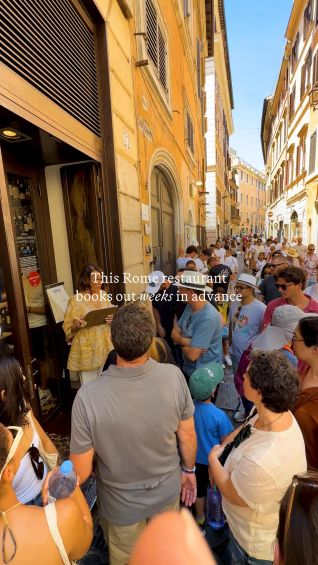 This Rome restaurant books out weeks in advance