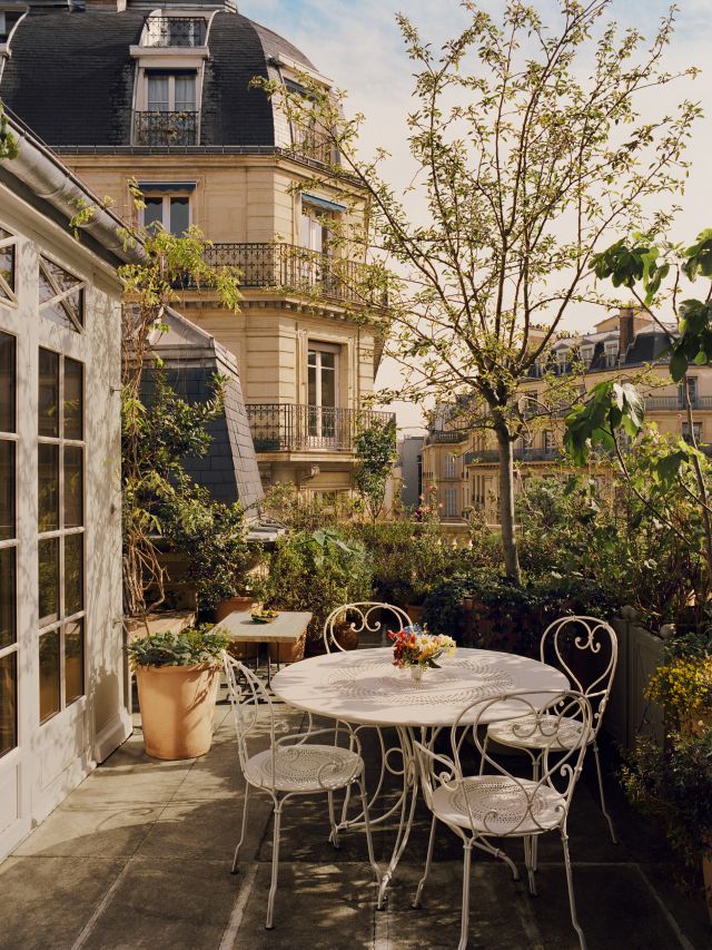 the sunny rooftop terrace at Château Voltaire, Paris