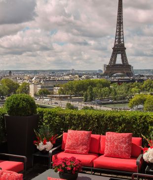 <p>The <em>best places to stay</em> in <strong>Paris</strong></p>