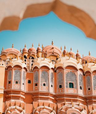 <p class="p1"><strong>Win</strong> <strong>a $7390</strong> journey for 2 through India’s <em>Golden Triangle</em> &amp; <em>Ranthambore</em></p>
