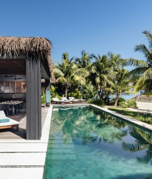 <p>We check into <em>two newly refreshed resorts</em> in <strong>Fiji</strong> – here’s the scoop</p>