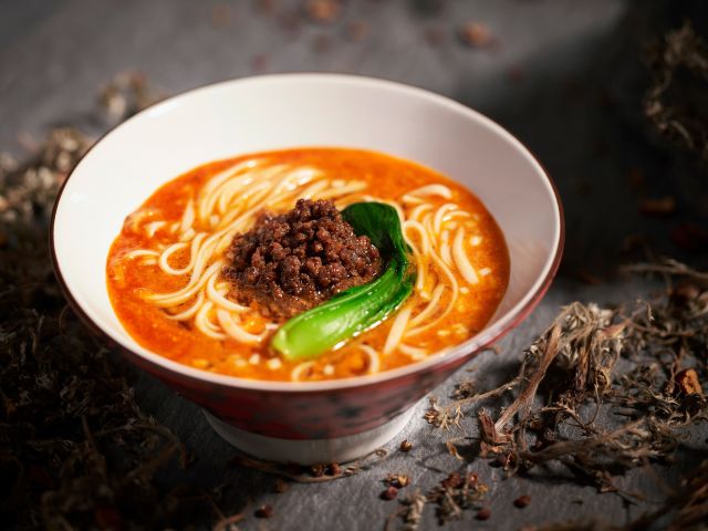 Chen’s Original Spicy Inaniwa Noodle Soup, Shisen Hanten by Chen Kentaro 