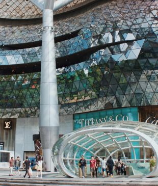 <p>A guide to <strong>Singapore</strong>’s <em>Orchard Road</em></p>
