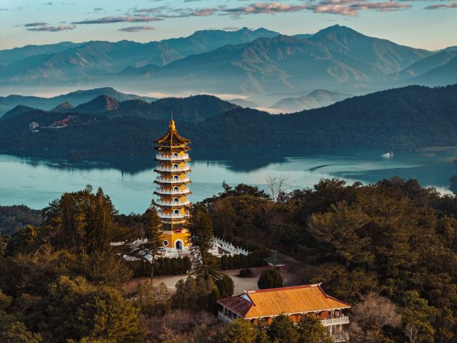 Pa Cien Pagoda Sun Moon Lake