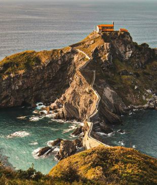 <p><strong>Spain’s</strong> wild north: <em>coastal hikes, surf towns and scenic drives</em></p>