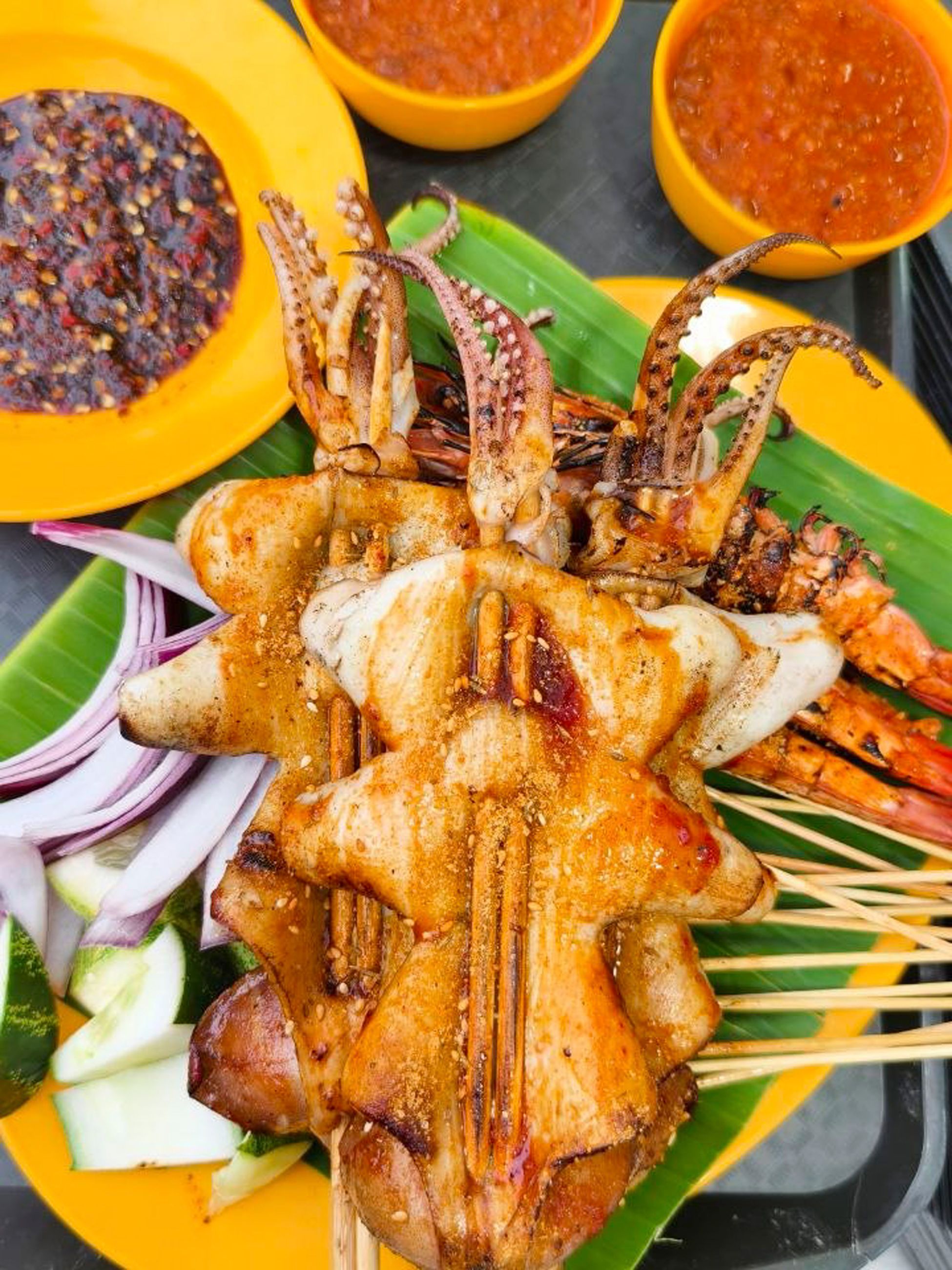 seafood skewers at Makansutra Gluttons Bay