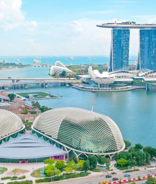<p>A guide to <em>Marina Bay</em>, <strong>Singapore</strong></p>