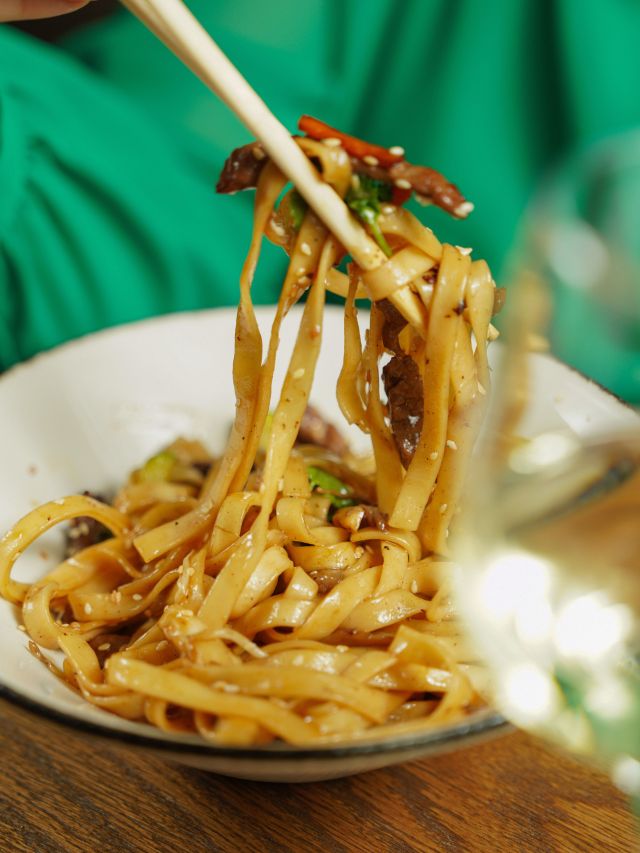 stir-fried Asian noodles at Wei Xiang Zhai