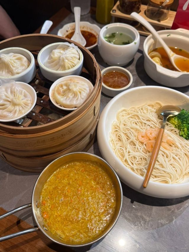 Lai Lai Xiao Long, Shanghai