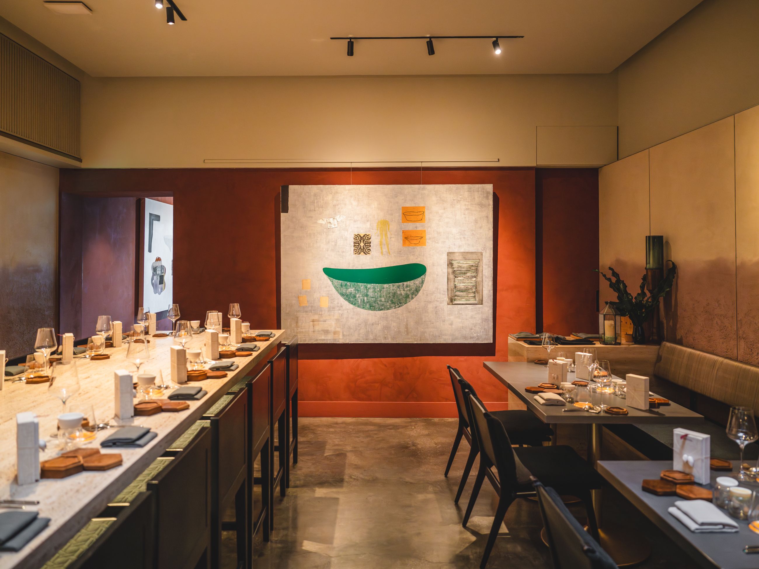 Restaurant Nouri dining interior